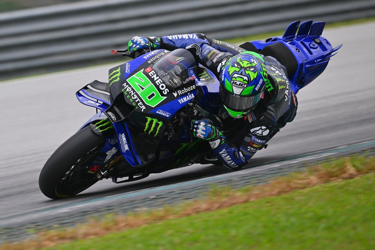 yamaha-targeting-top-five-results-from-mid-2025,-says-new-motogp-boss