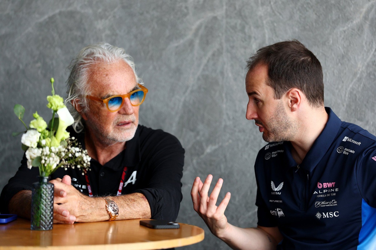 alpine-f1-team-boss-oakes-resigns-with-immediate-effect