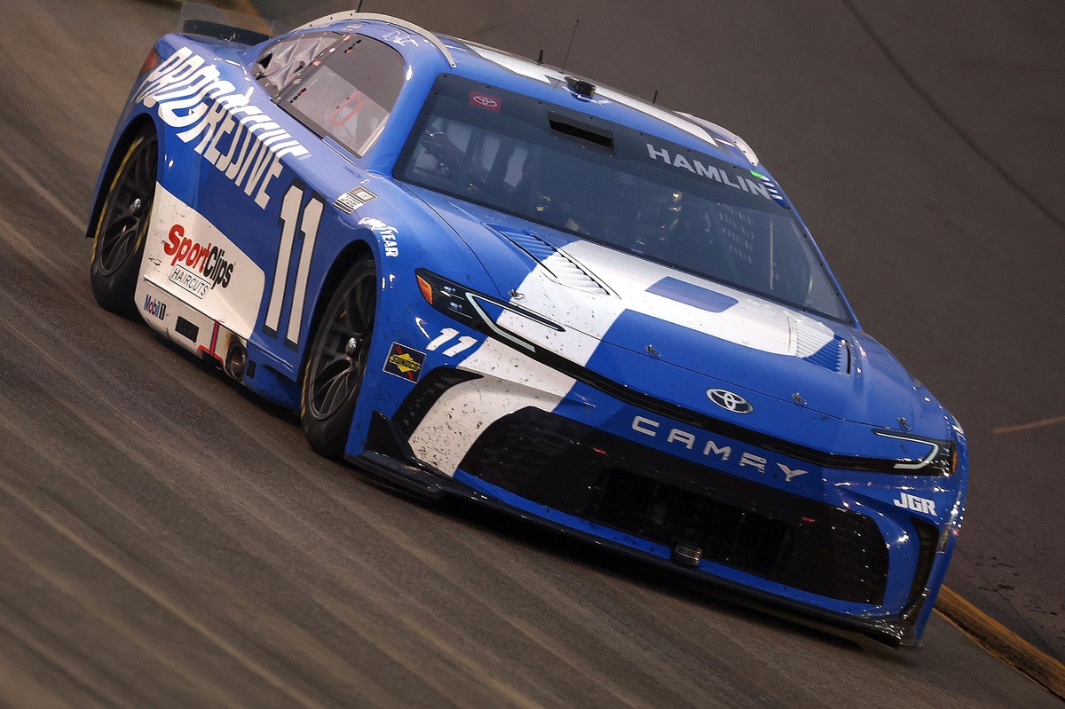 why-hamlin-had-to-catch-his-breath-after-a-700th-nascar-cup-race