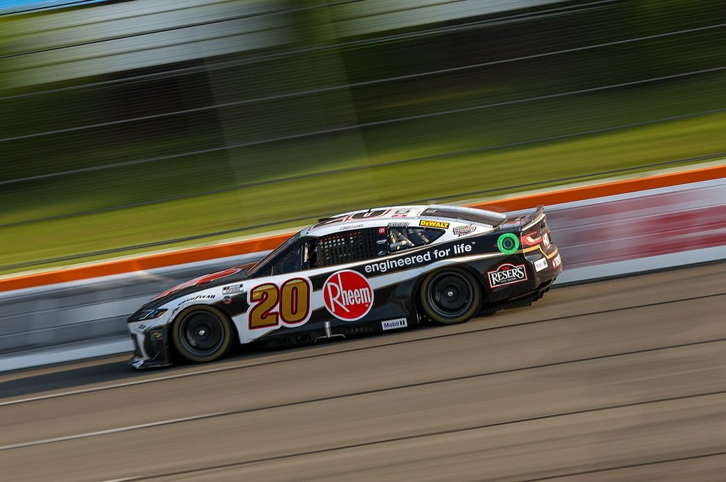 tab-boyd-joins-joe-gibbs-racing-as-christopher-bell's-new-spotter