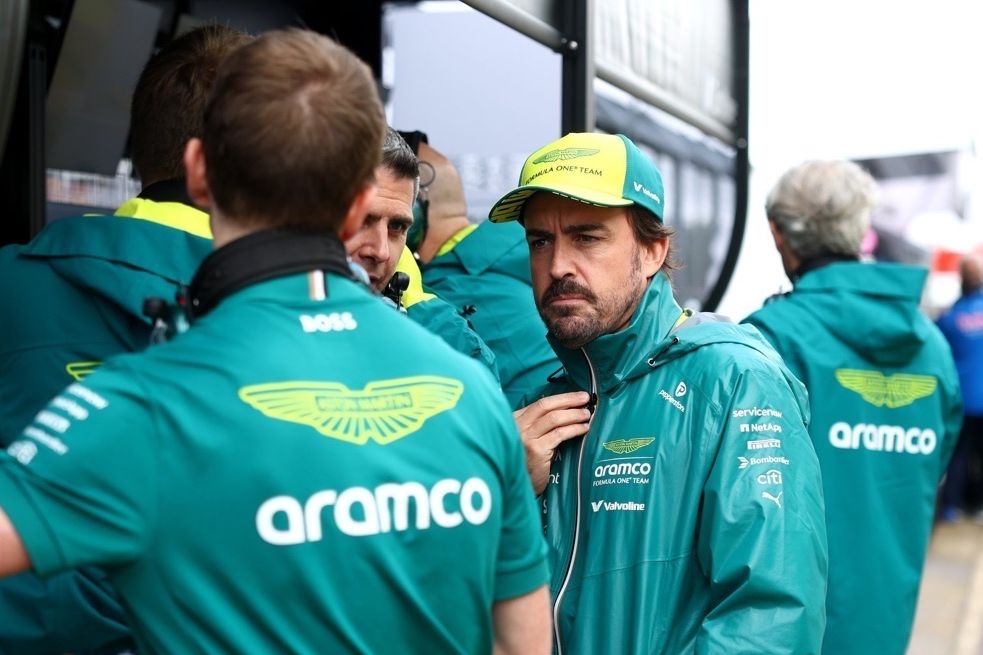 fernando-alonso-angered-by-aston-martin's-f1-strategy-in-british-gp