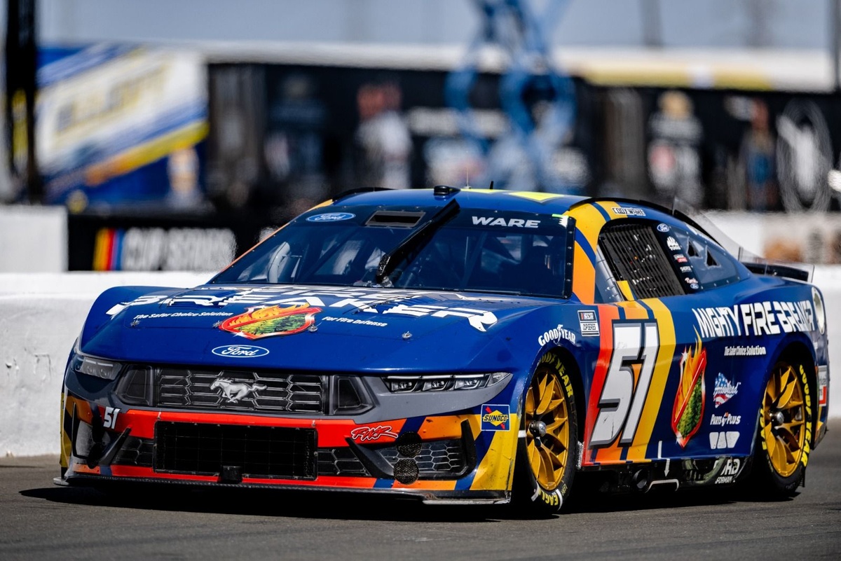 nascar-suspends-two-crew-members-for-cody-ware-loose-wheel