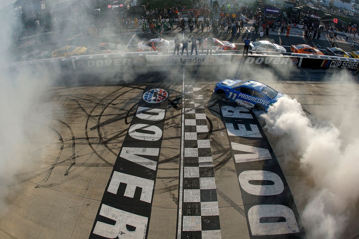 winners-and-losers-from-a-rainy-nascar-cup-race-at-dover