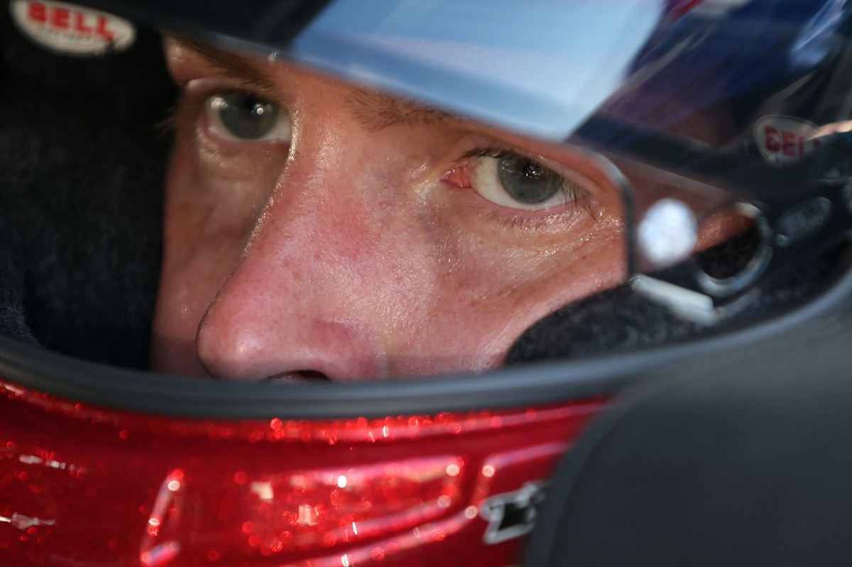 byron-tells-rival-team-to-"wake-up"-after-close-call-in-practice