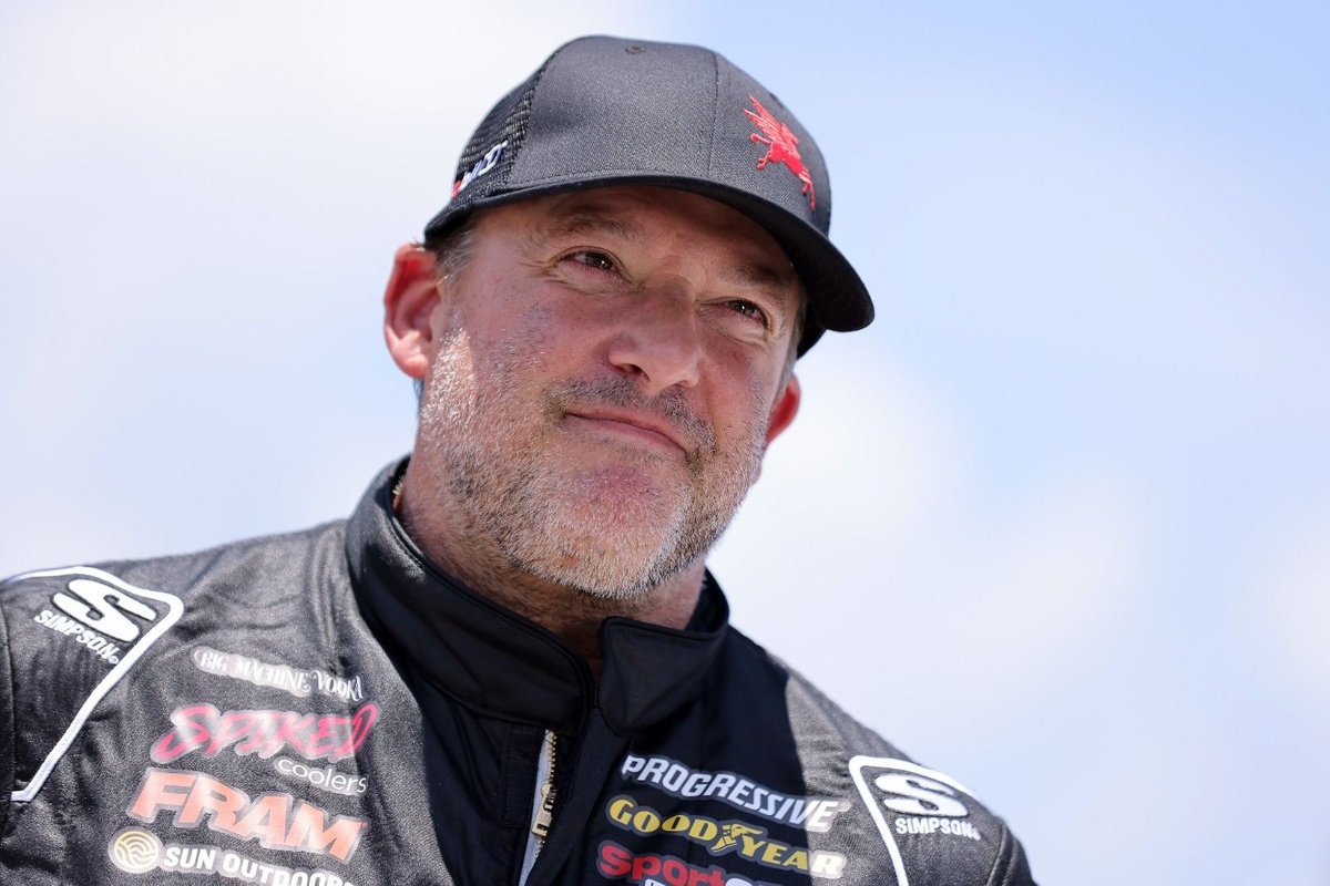 tony-stewart-doesn't-remember-much-from-scary-nhra-crash