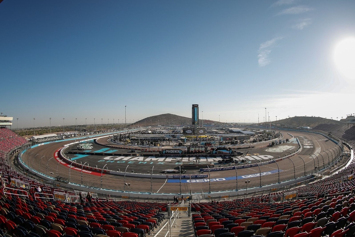 indycar-unveils-a-17-race-schedule-for-the-2026-season