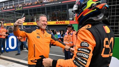 zak-brown-confirms-mclaren-racing-stake-sale-completed-with-$4.1billion-valuation