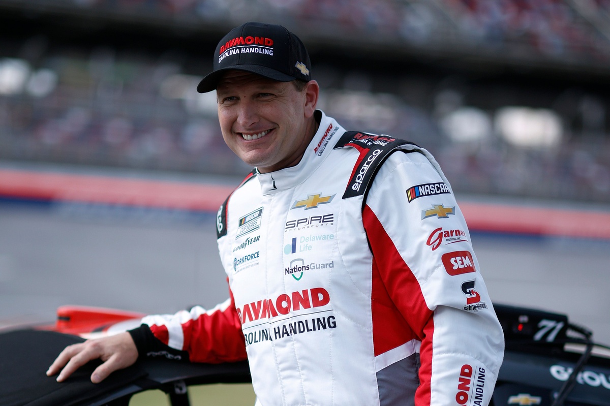 michael-mcdowell-earns-talladega-nascar-cup-pole-for-chevrolet-and-spire