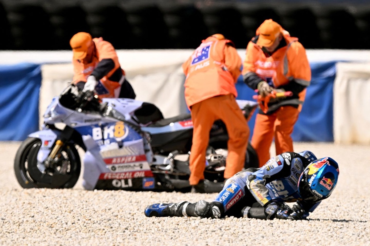 motogp-rule-change-forbids-riders-from-remounting-after-late-qualifying-falls