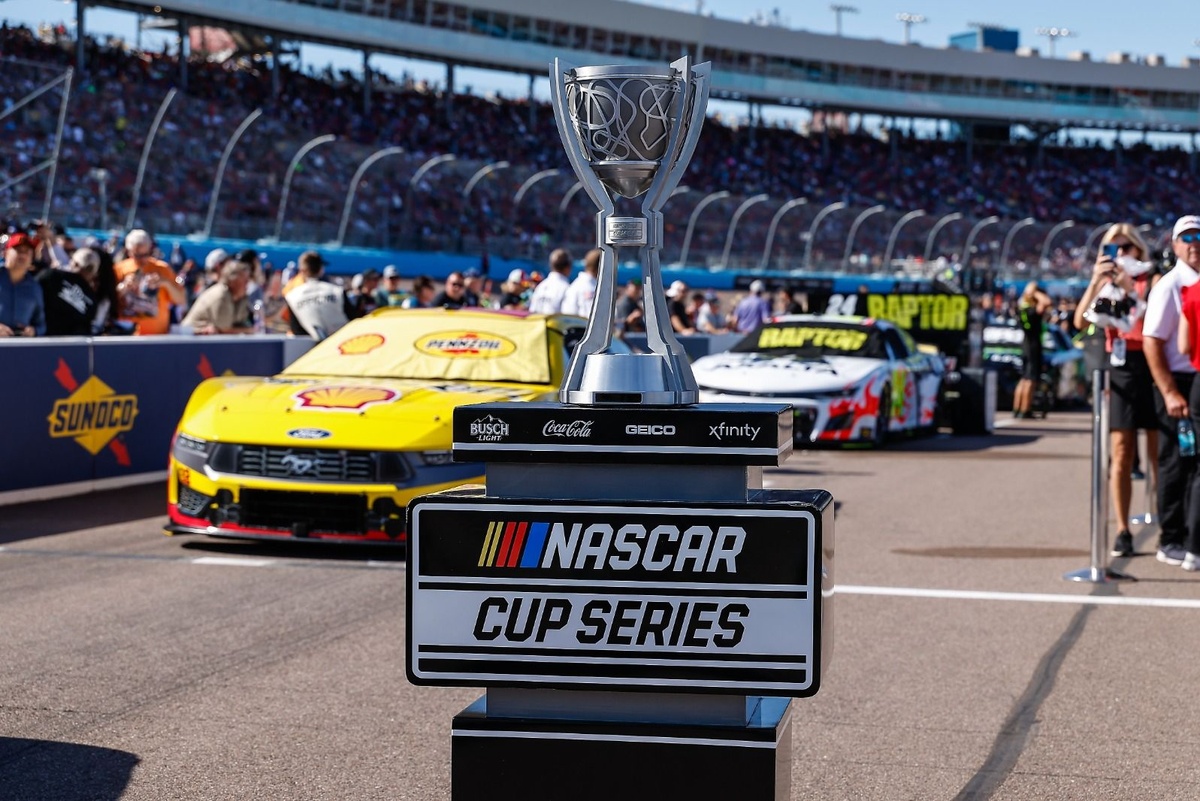 how-to-watch-nascar-2025-phoenix-championship-weekend:-schedule,-start-time,-tv