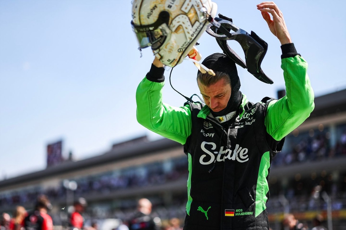 nico-hulkenberg-to-auction-race-used-mexico-gp-gold-leaf-helmet-for-charity