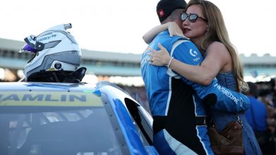 larson-empathetic-for-heartbroken-hamlin-in-nascar-championship